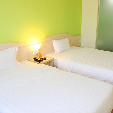 7Days Inn Zhongshan People'S Hospital Holiday Square Exterior photo