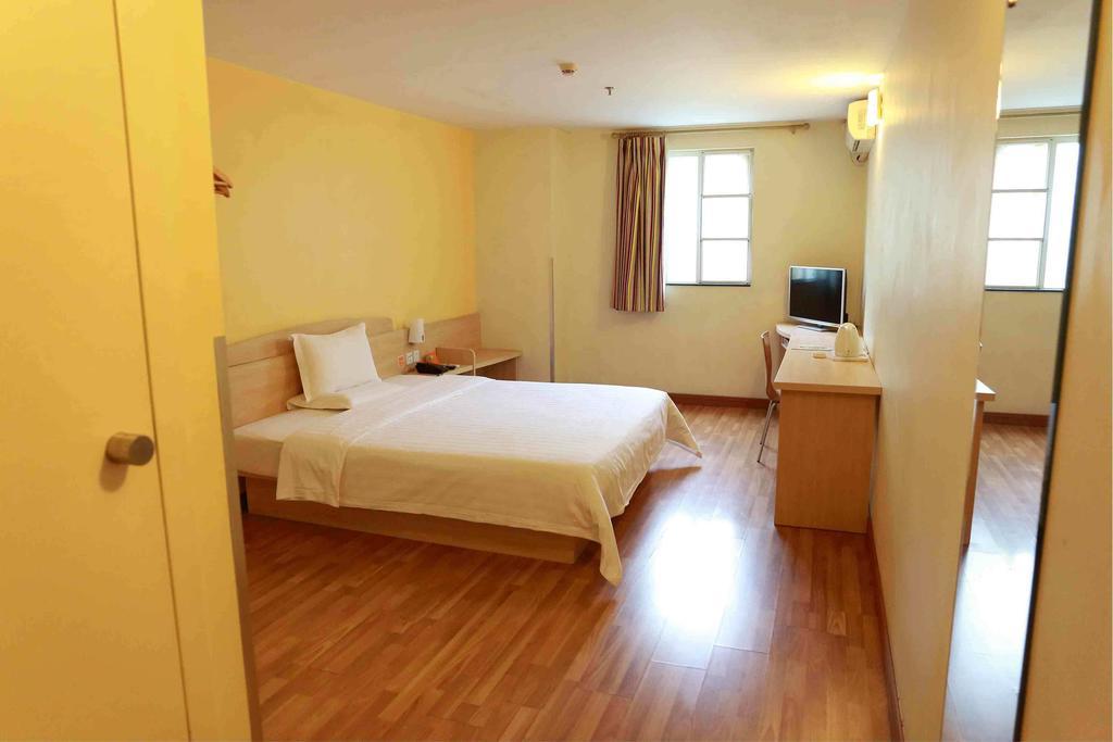 7Days Inn Zhongshan People'S Hospital Holiday Square Room photo