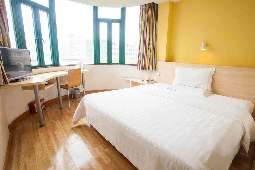7Days Inn Zhongshan People'S Hospital Holiday Square Room photo