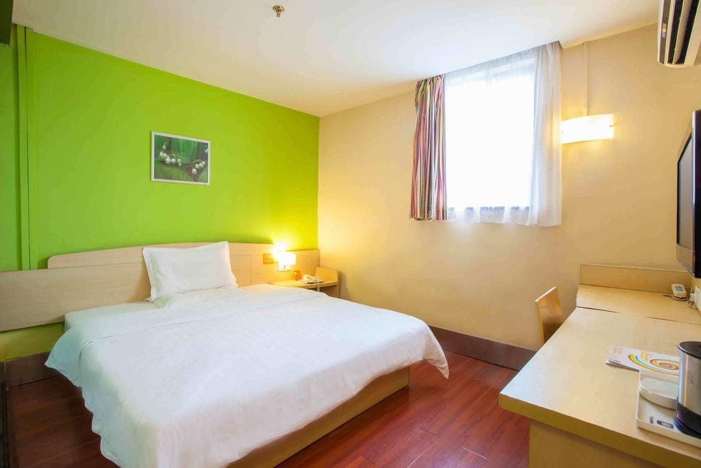7Days Inn Zhongshan People'S Hospital Holiday Square Room photo