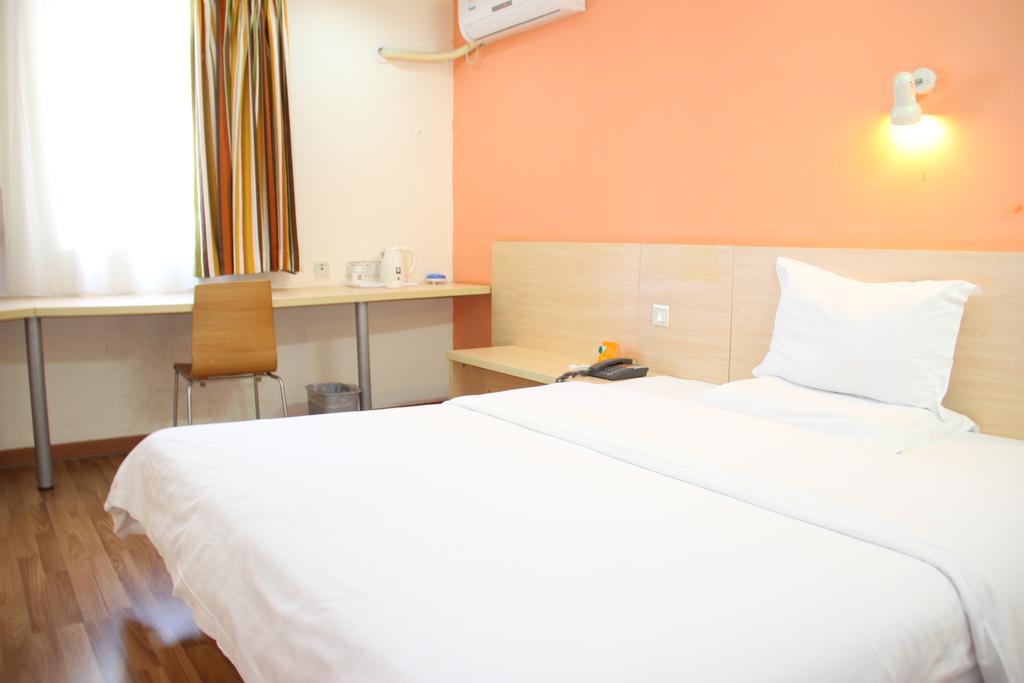 7Days Inn Zhongshan People'S Hospital Holiday Square Exterior photo