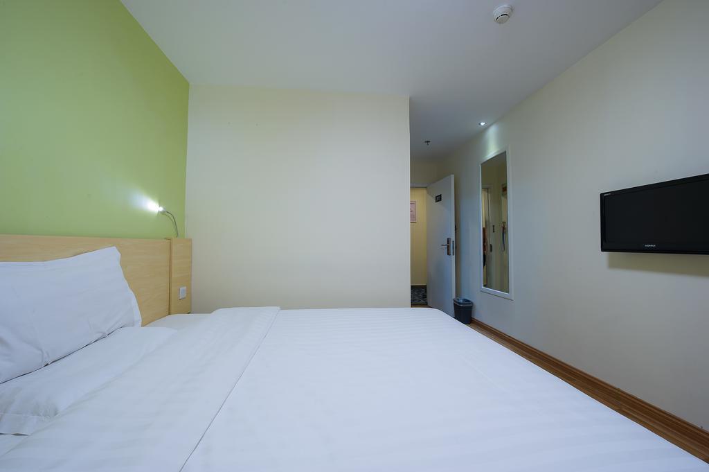 7Days Inn Zhongshan People'S Hospital Holiday Square Exterior photo